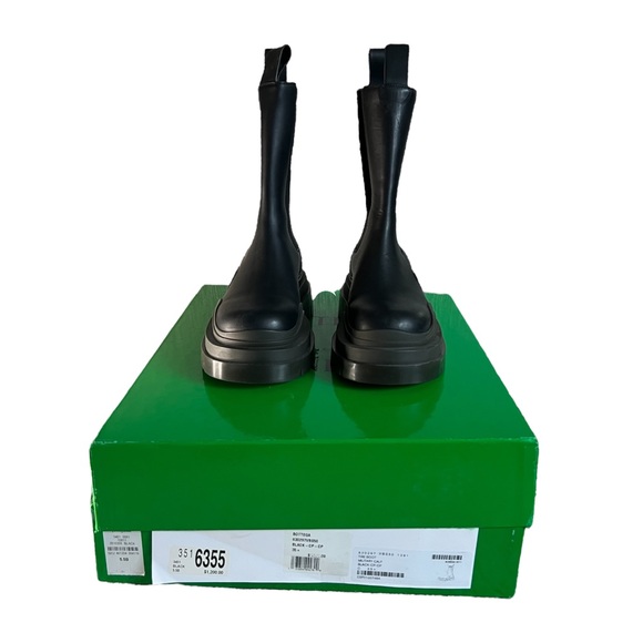 AUTHENTIC Bottega Veneta Tire Chelsea Boot NWT Women’s Size 5.5 - Picture 2 of 6